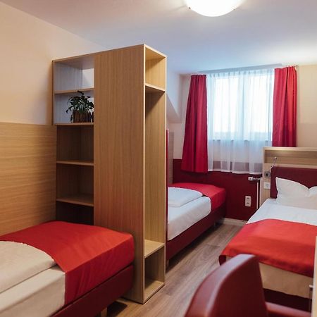 Hotel Hamburger Perle Экстерьер фото